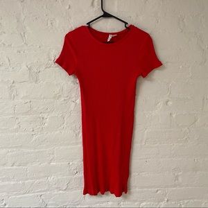 Red ribbed dress